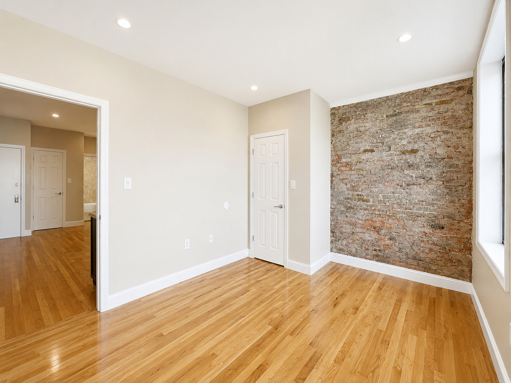 607 Gates Avenue - Photo 1