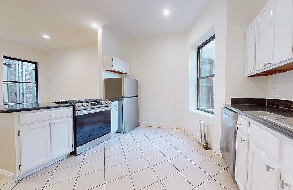 2411 Adam Clayton Powell Jr Boulevard - Photo 3