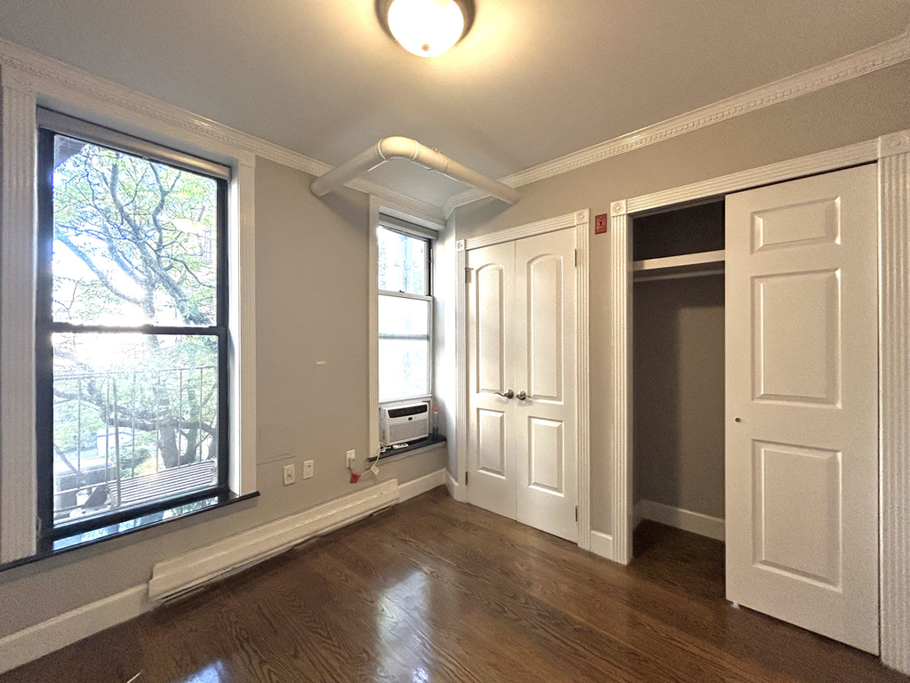 East 5th Street - Photo 5