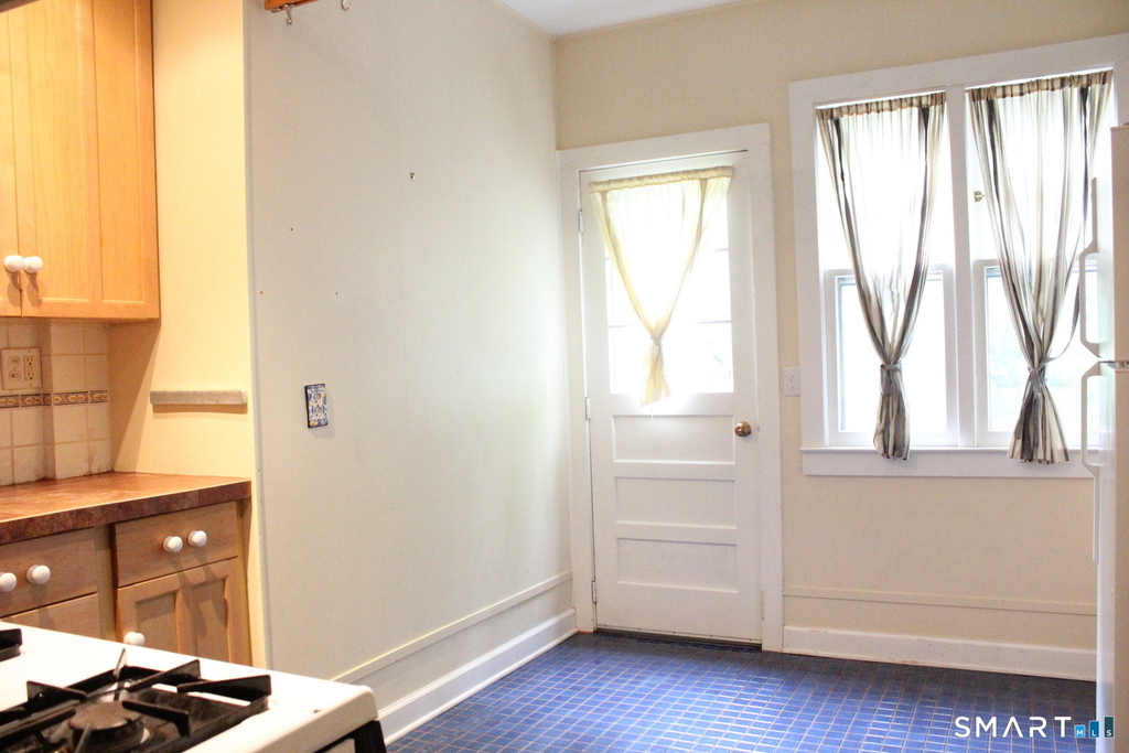 28 Cottage Street - Photo 5