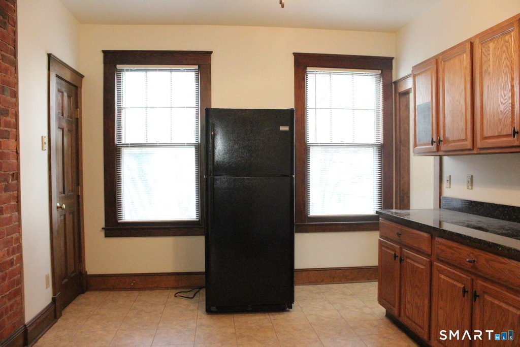 16 Woodland Street - Photo 5