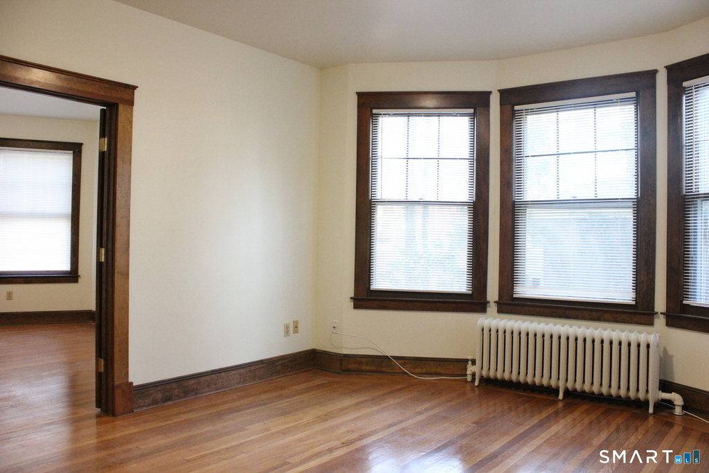 16 Woodland Street - Photo 3