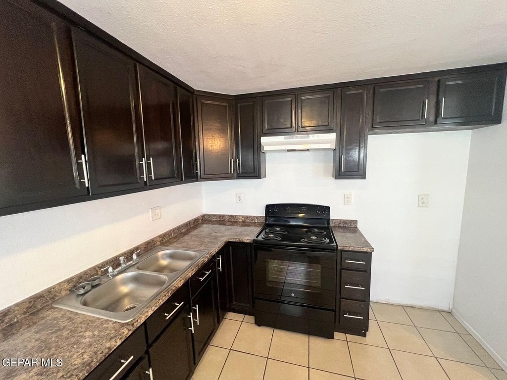 14831 Allemands Avenue - Photo 1