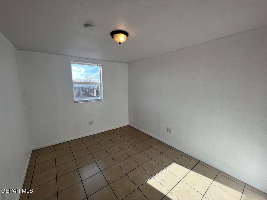 14831 Allemands Avenue - Photo 4