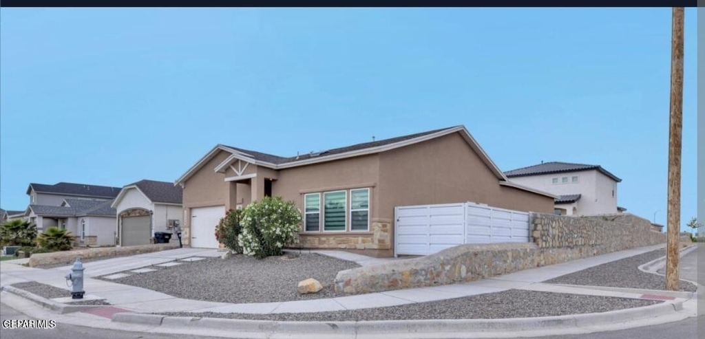 13729 Lago Vista Avenue - Photo 2