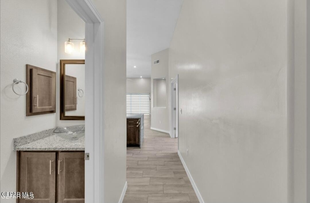 13729 Lago Vista Avenue - Photo 16