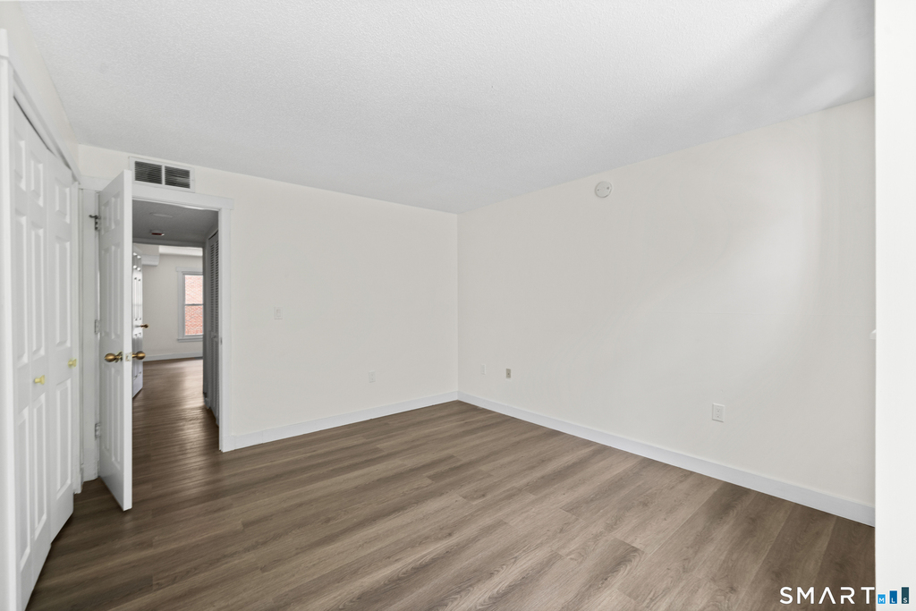 136 Maple Avenue - Photo 15