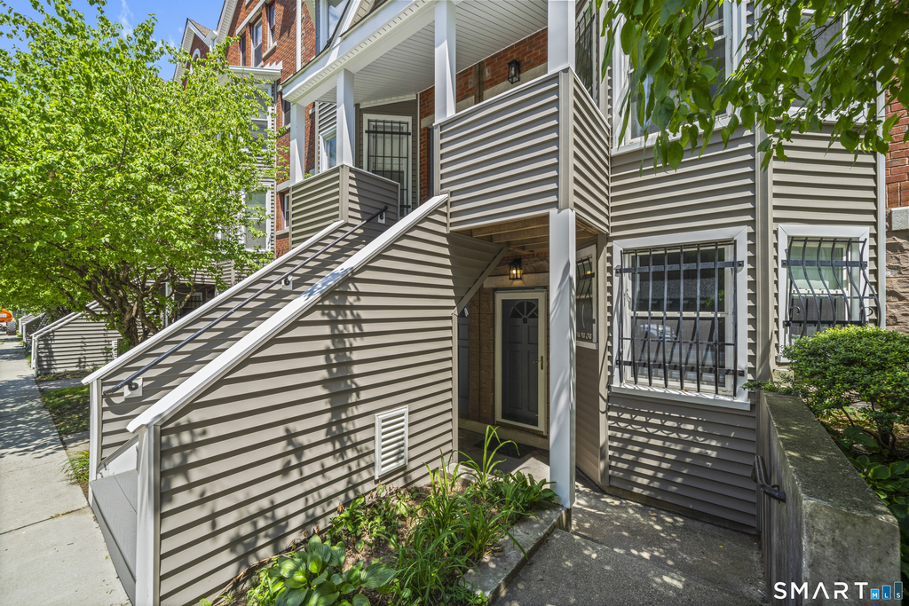 136 Maple Avenue - Photo 1