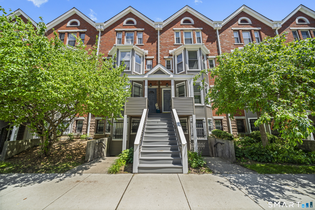 136 Maple Avenue - Photo 0