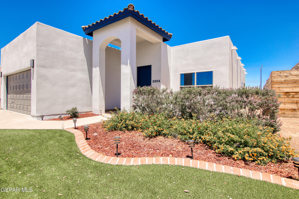 2504 Eastern Sky Street - Photo 4
