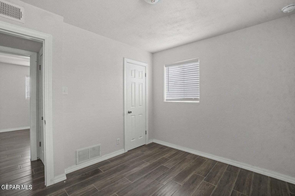 5316 Saxon Drive - Photo 16