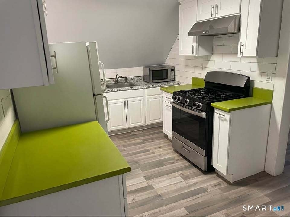178 Clarence Street - Photo 1