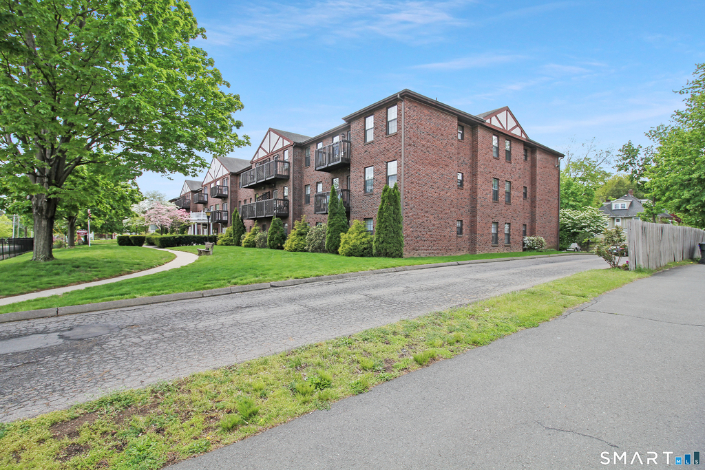 47 Highland Street - Photo 8