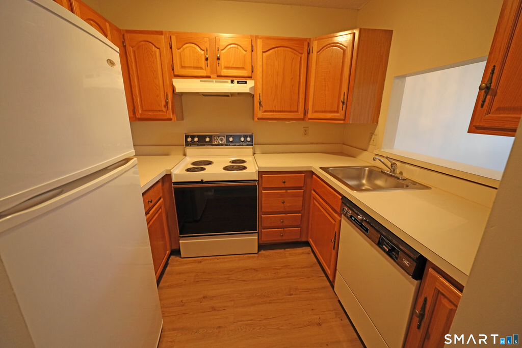 47 Highland Street - Photo 2