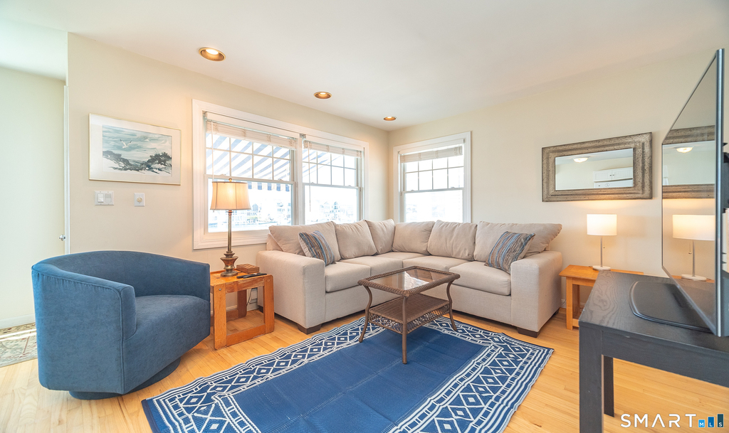 21 Atlantic Avenue - Photo 3