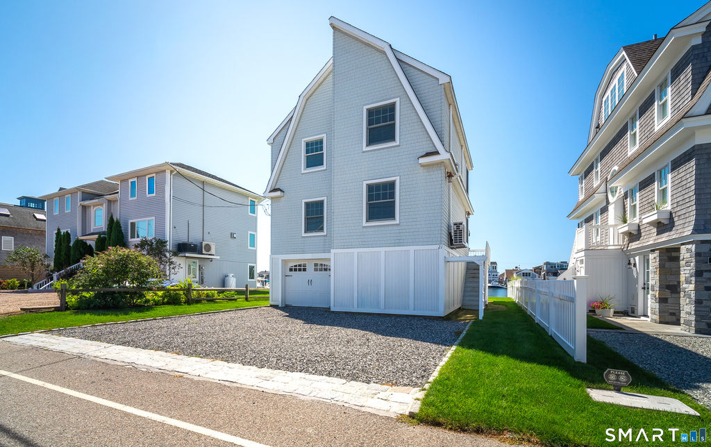 21 Atlantic Avenue - Photo 2