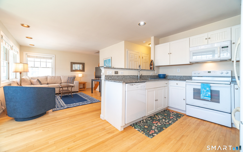 21 Atlantic Avenue - Photo 7