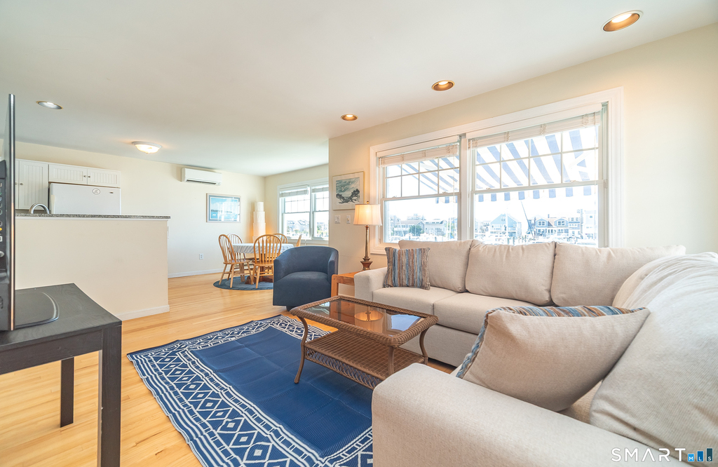 21 Atlantic Avenue - Photo 4