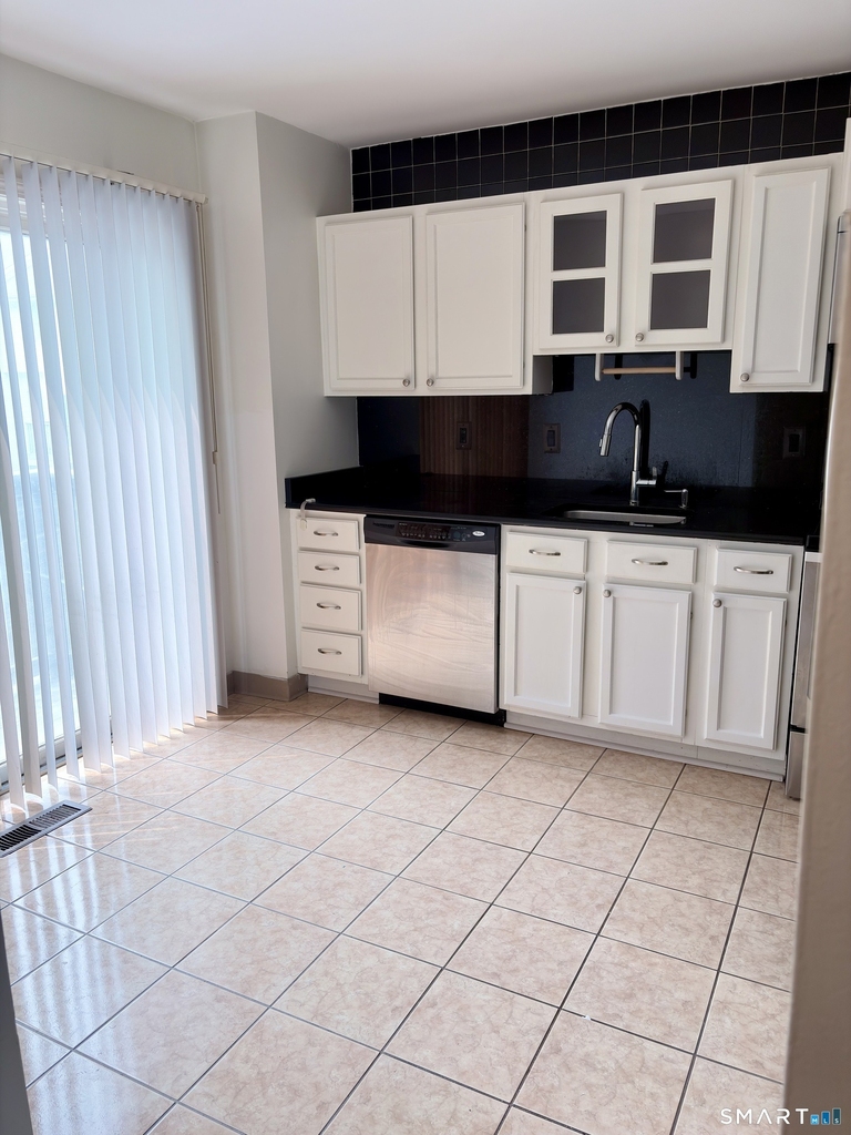 193 Abbotsford Avenue - Photo 4