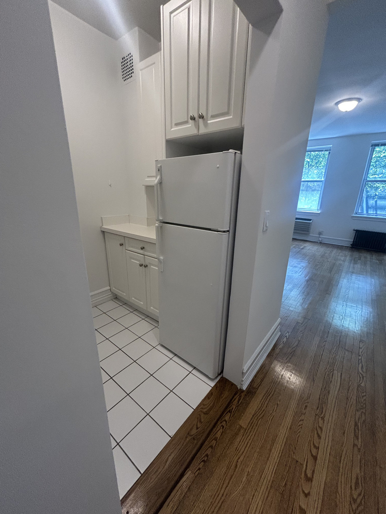  East 83rd Street - Photo 2