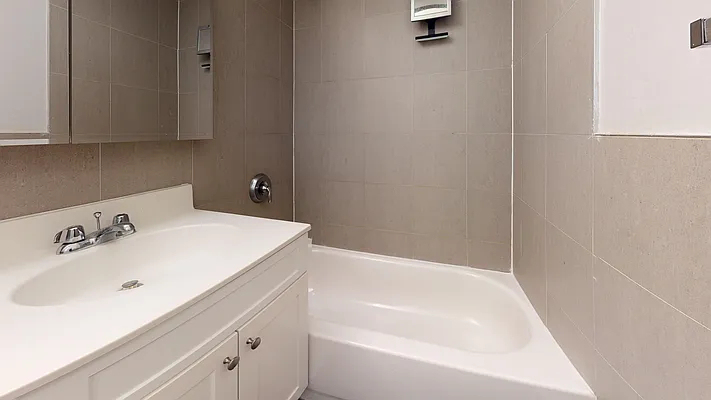 1485 1st Avenue - Photo 3