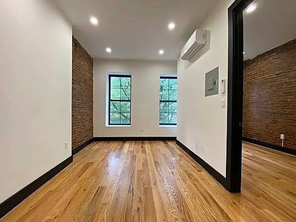 758 Putnam Avenue - Photo 5