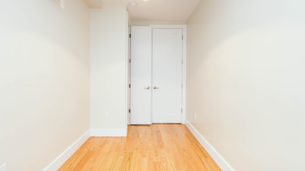 189 Johnson Ave - Photo 2