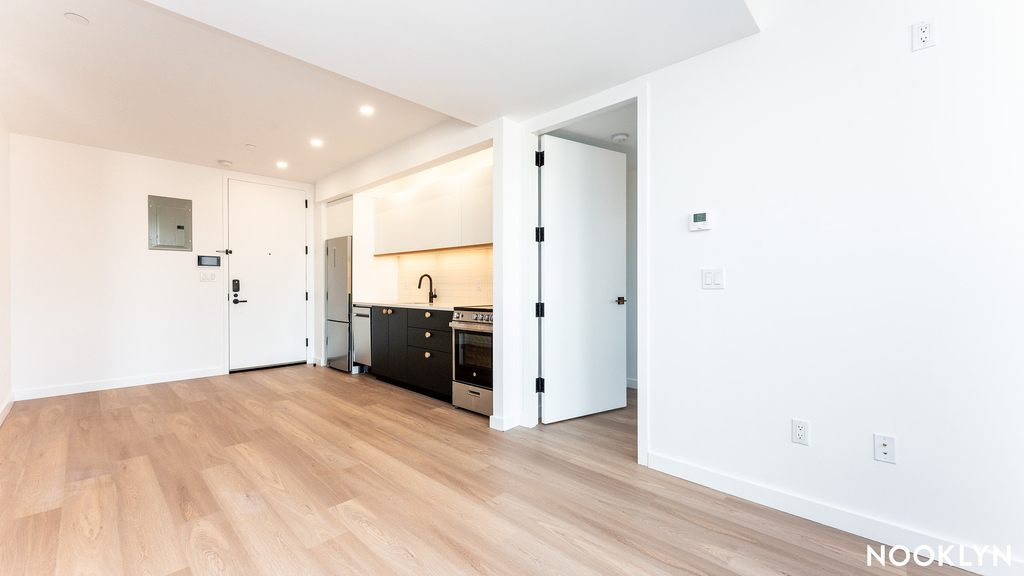 654 Madison St - Photo 5