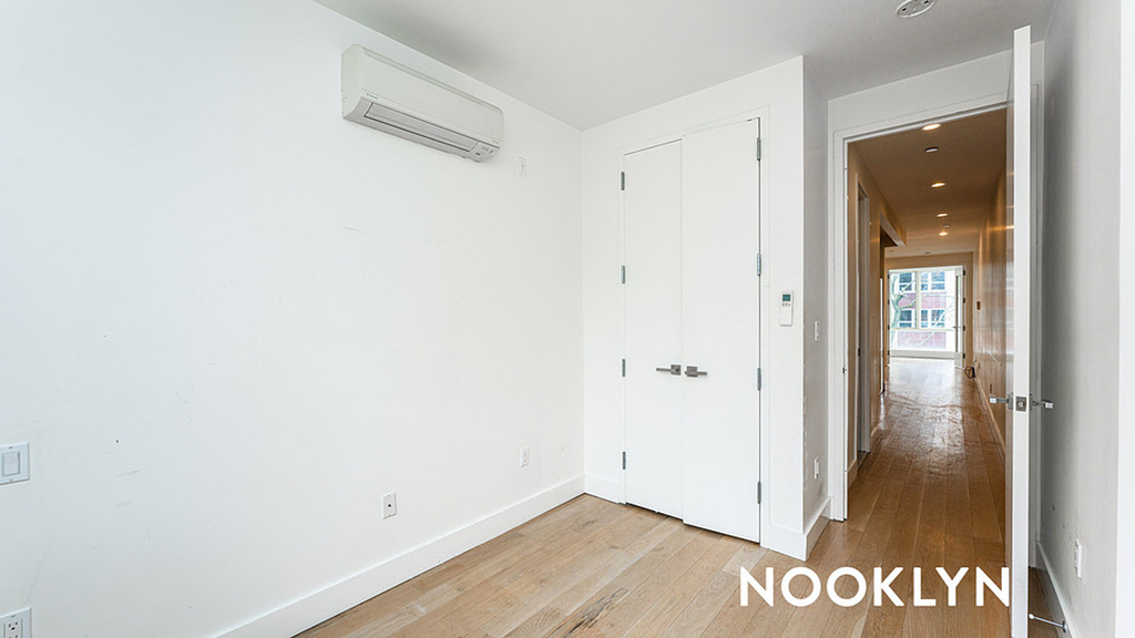 87 Montrose Ave - Photo 3