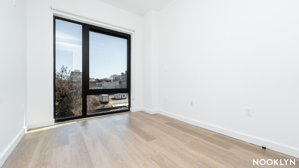 527 Grand Ave - Photo 11