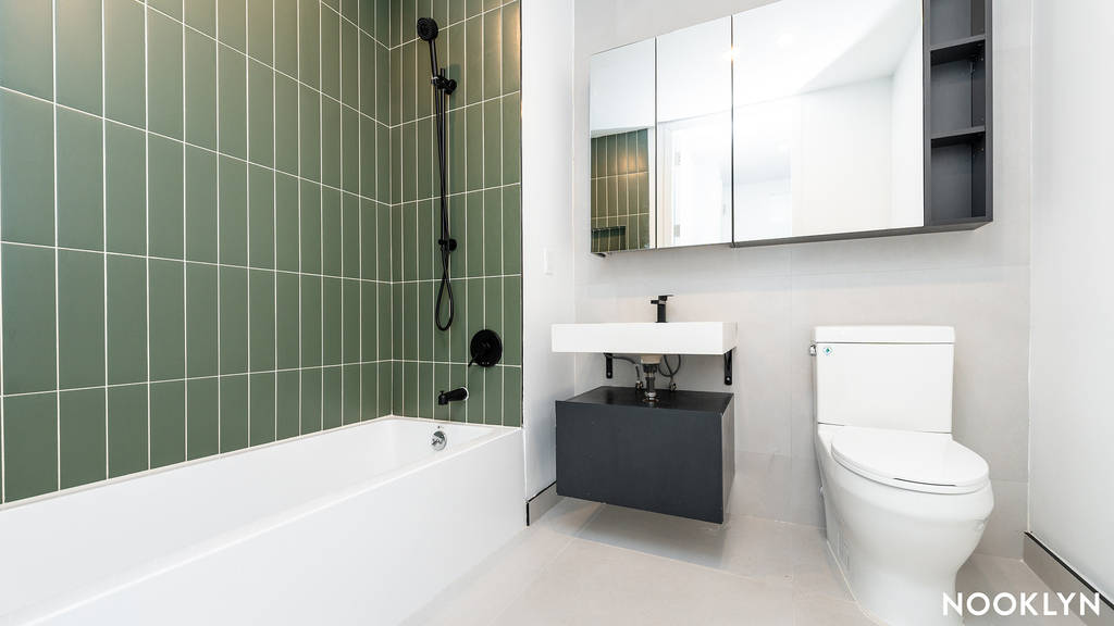 527 Grand Ave - Photo 3