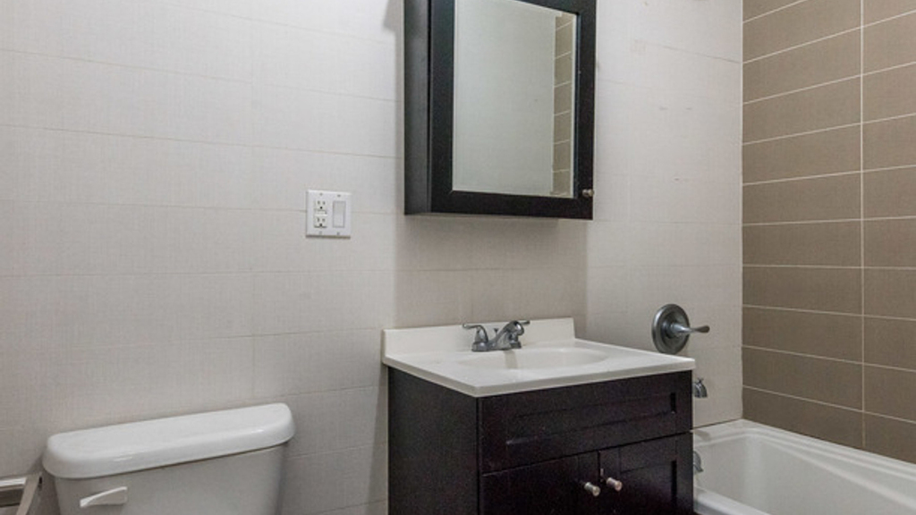 338 Melrose St - Photo 6