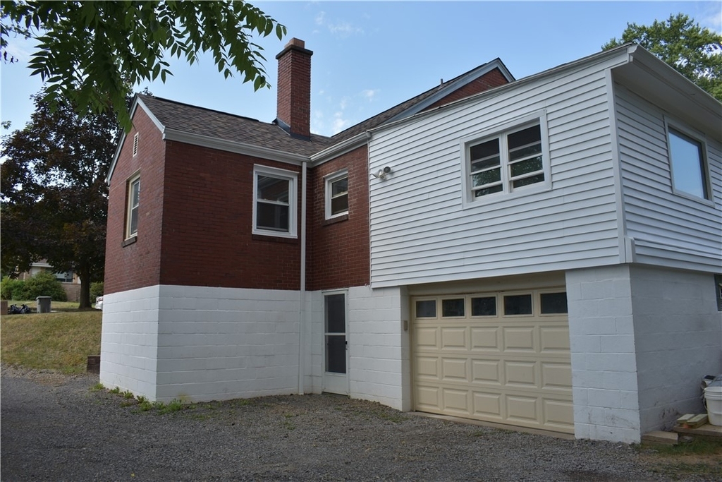 905 Burchfield Rd - Photo 4