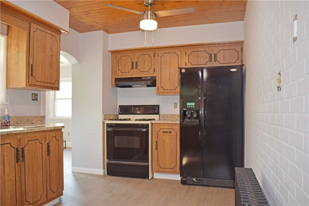 905 Burchfield Rd - Photo 6