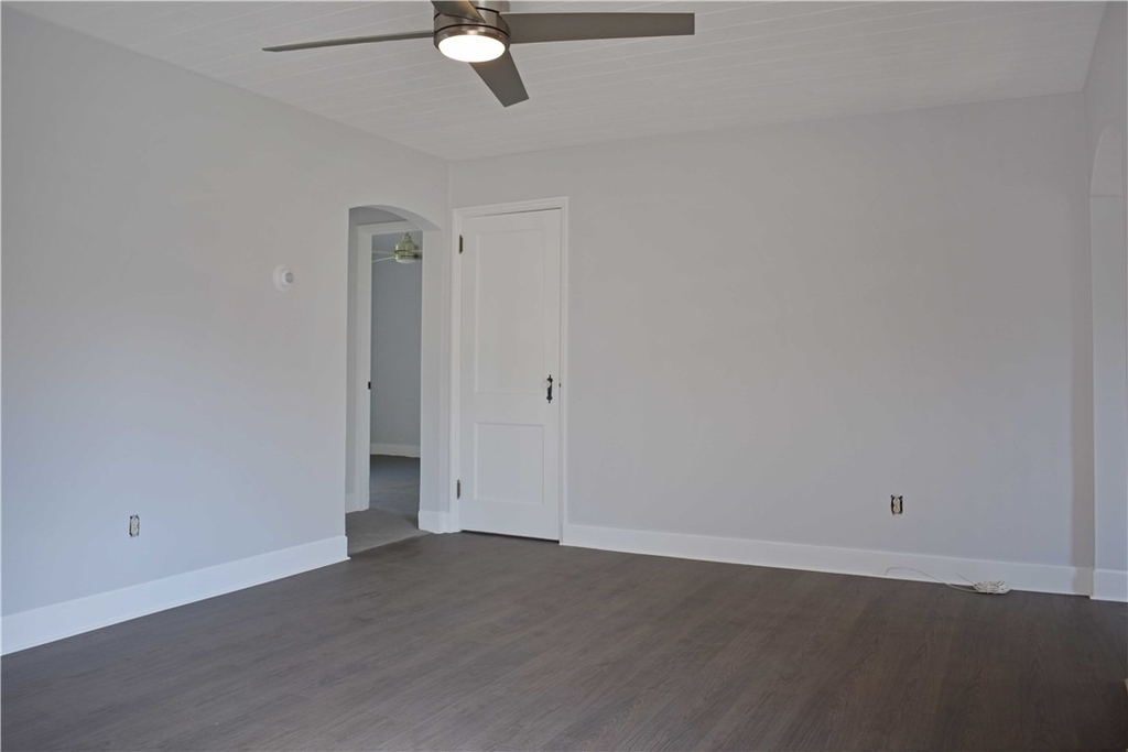 905 Burchfield Rd - Photo 19