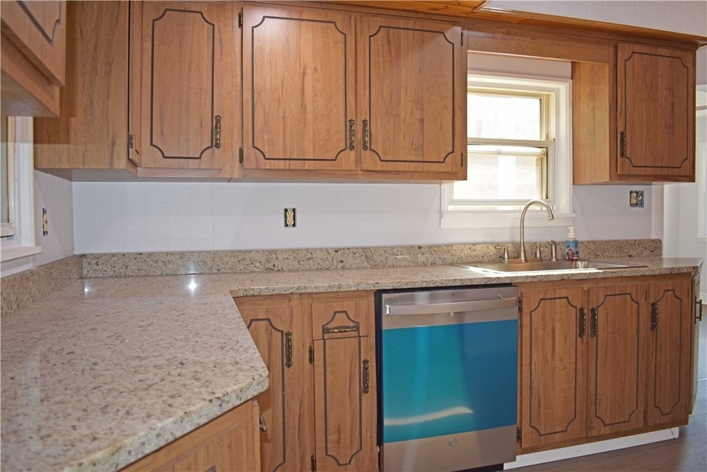 905 Burchfield Rd - Photo 7