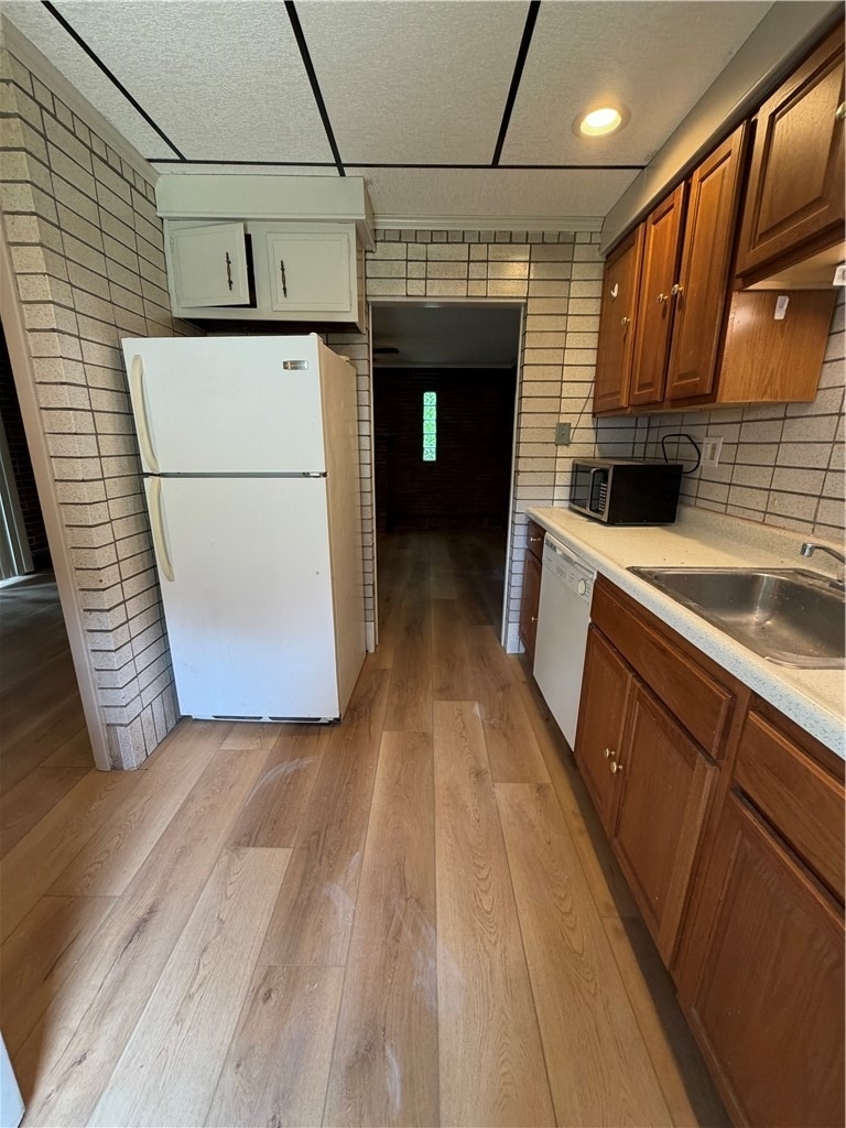 735 Athalia St - Photo 2