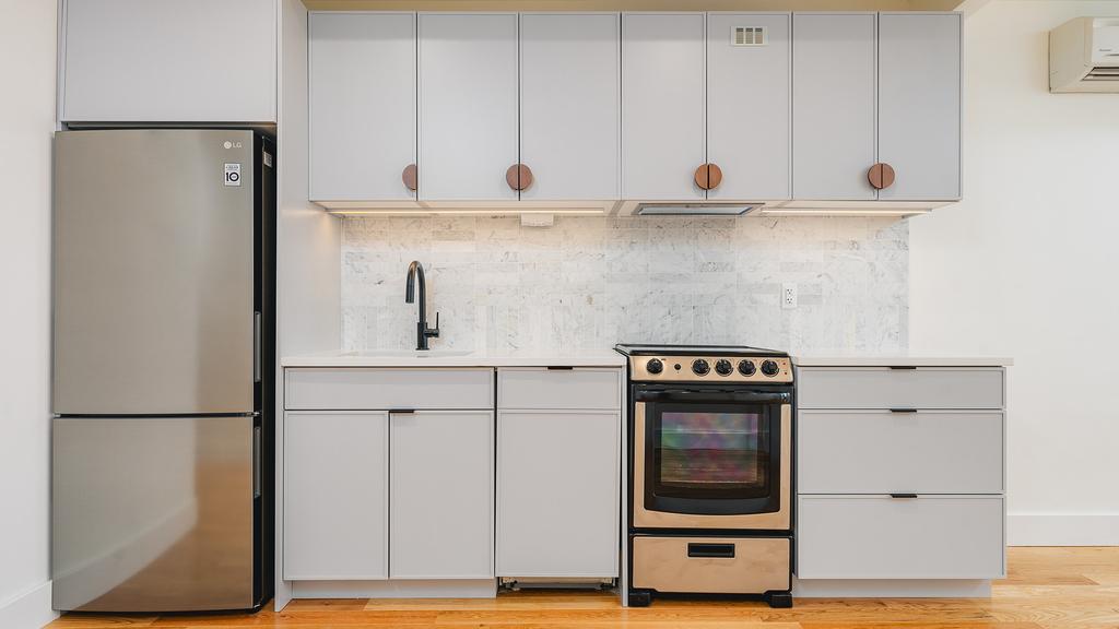 33 Franklin St - Photo 1