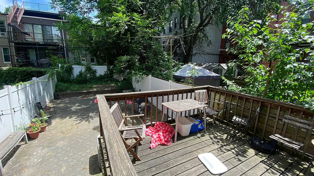 1102 Jefferson Ave - Photo 0