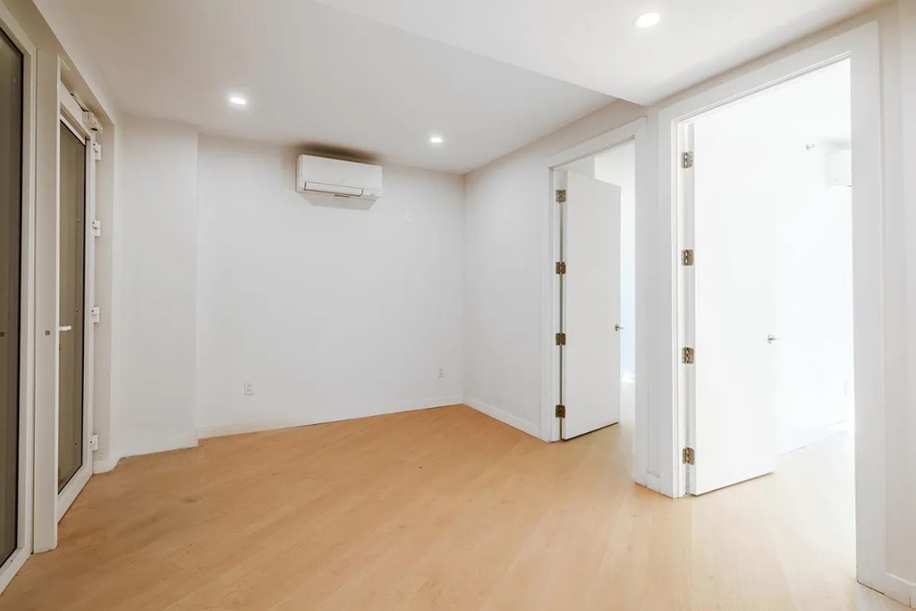 280 Meeker Avenue - Photo 2