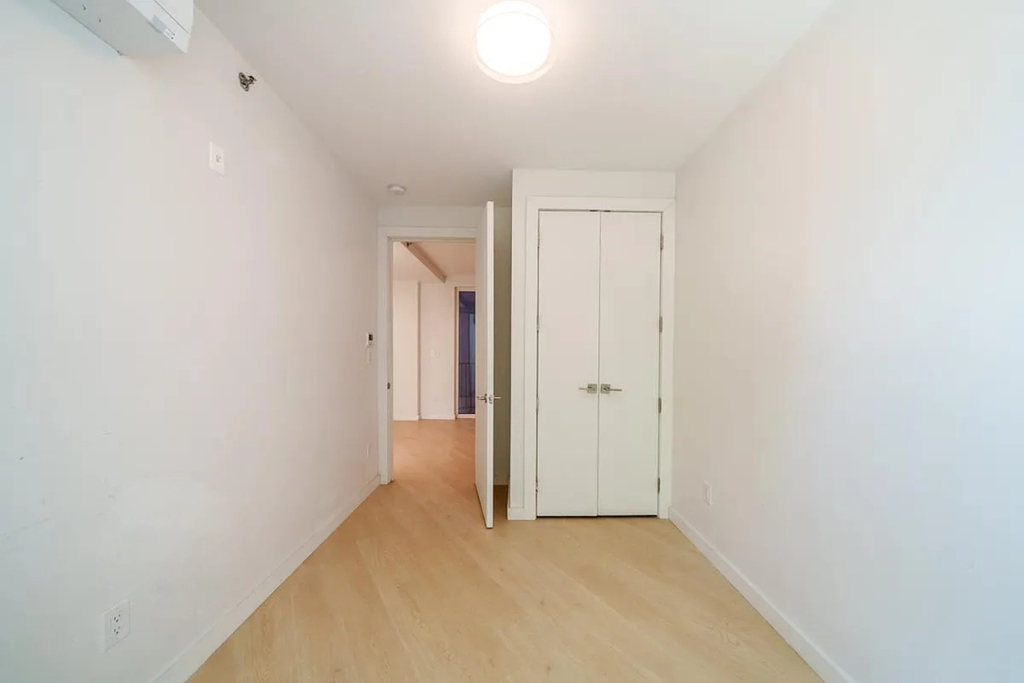 280 Meeker Avenue - Photo 6