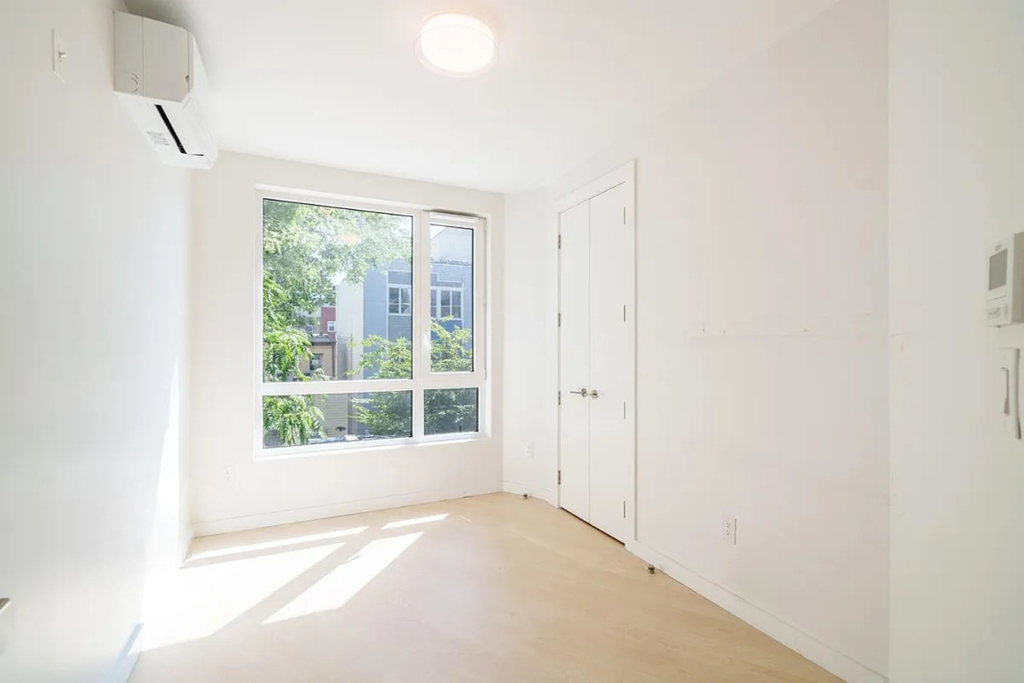 280 Meeker Avenue - Photo 5