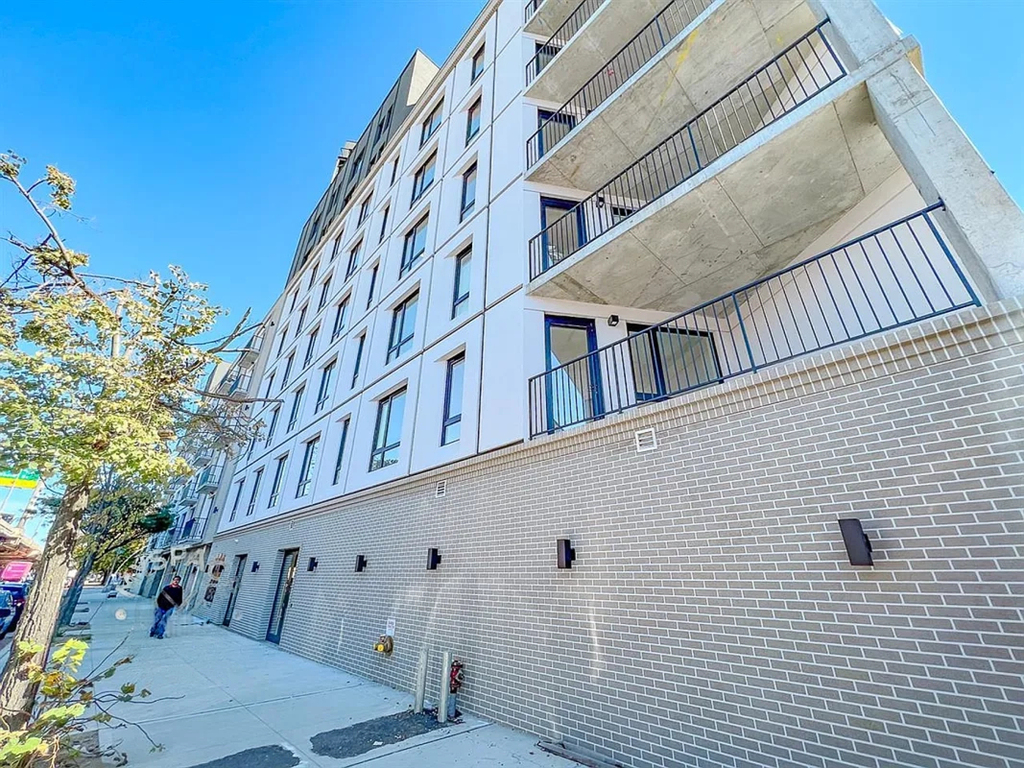 280 Meeker Avenue - Photo 9