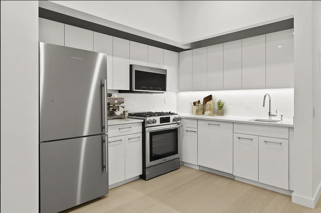 12 Battery Place - Photo 2