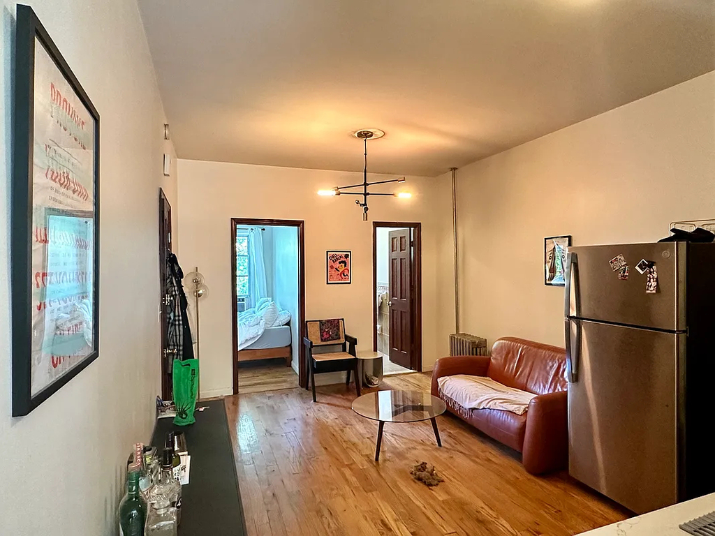477 Willoughby Avenue - Photo 3