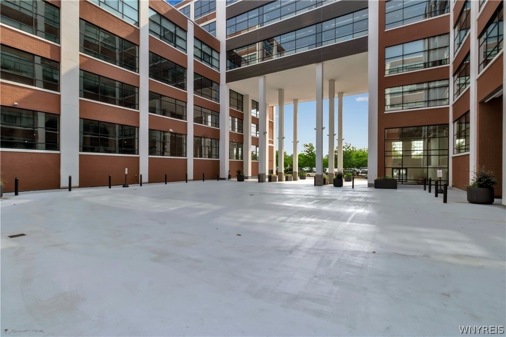 628 Ellicott Street - Photo 2