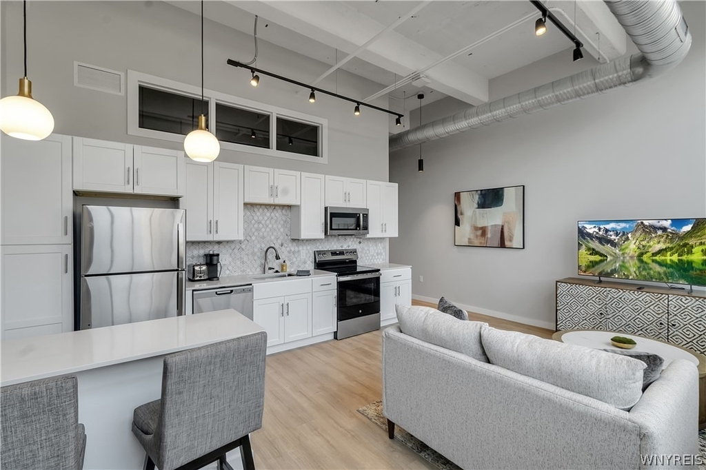 628 Ellicott Street - Photo 16