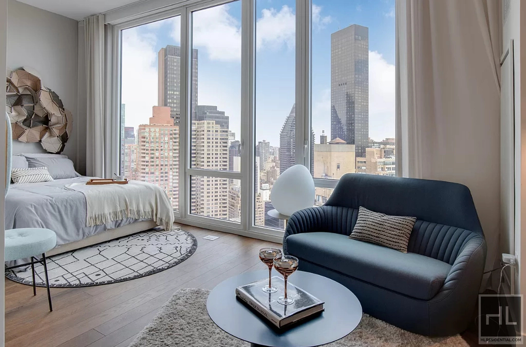 222 East 44th Street - Photo 1