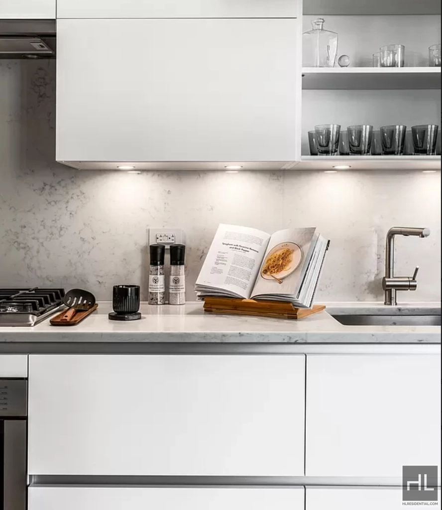 222 East 44th Street - Photo 2