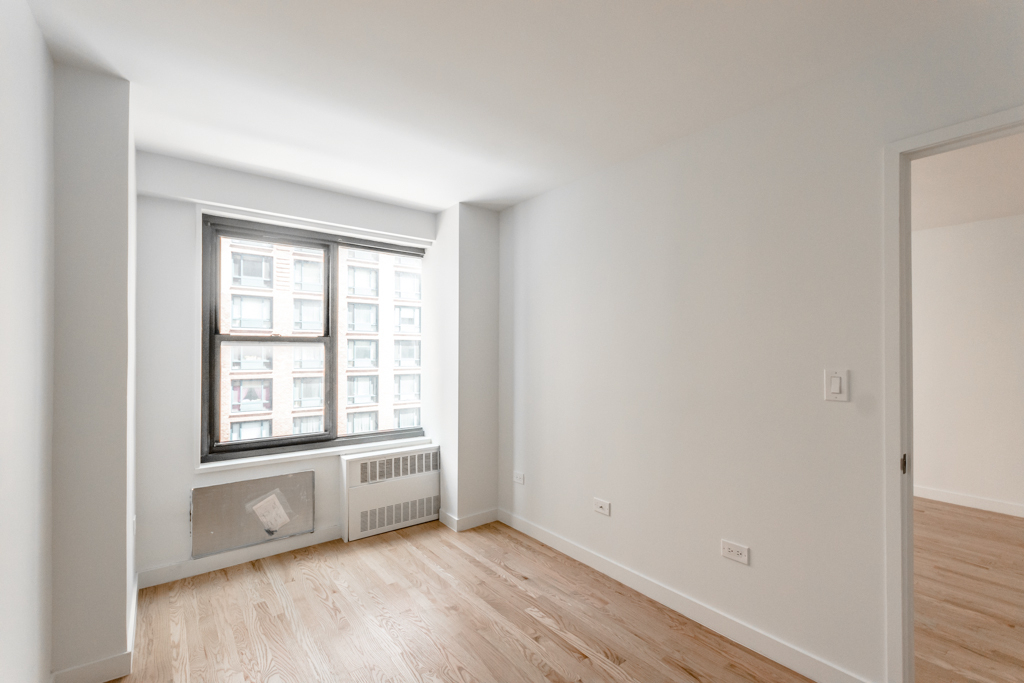 Fourth Avenue - Photo 1